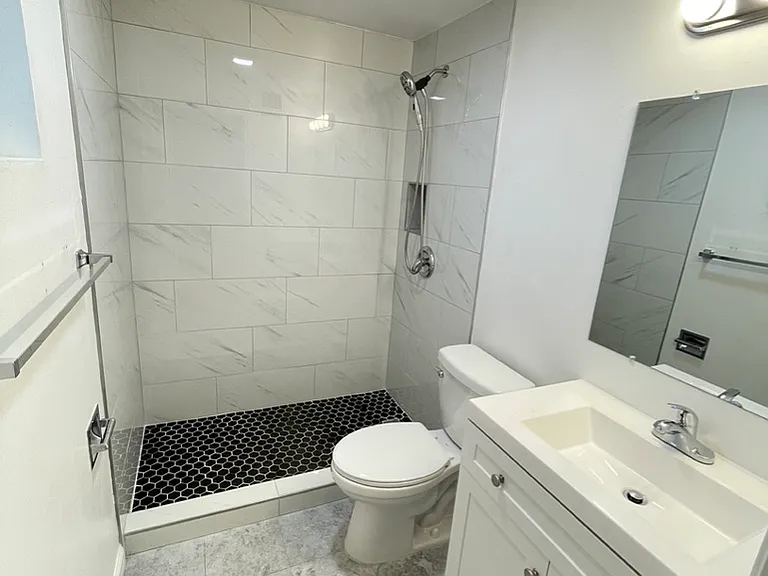 618 E Clarendon Ave #B — Photo 12