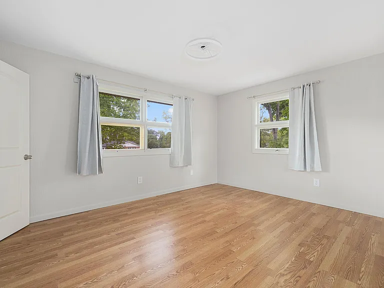 2209 King College Rd — Photo 9