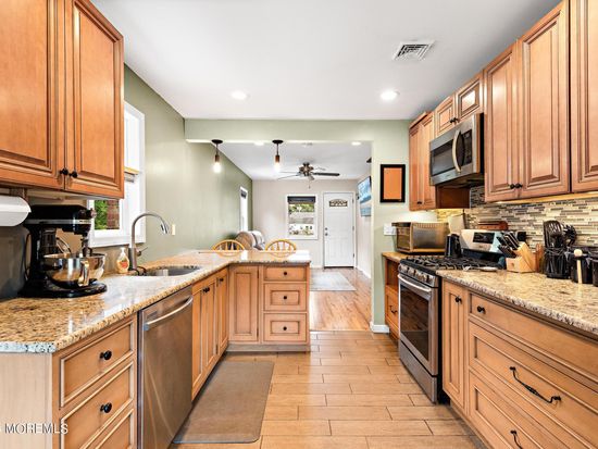 71 Highfield Avenue, Aberdeen, NJ 07747