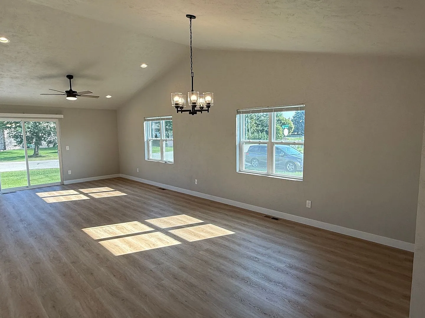 830/832 Highland Park Road — Photo 3
