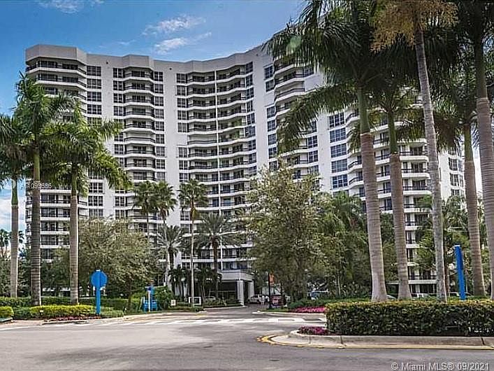 1st image of 3600 Mystic Pointe Dr #Penthouse 1916