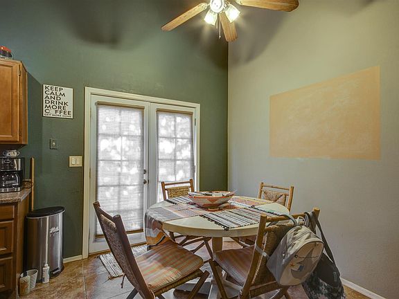 4th image of 921 W University Dr Unit 1103