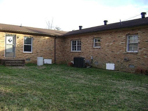 2nd image of 218 Travis Dr