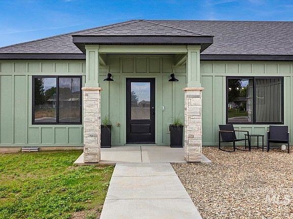 2nd image of 1201 Jade Dr