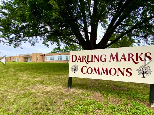 HM Darling Marks Commons, 2045 3rd Ave #9, East Moline, IL 61244