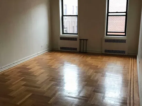 45 Tennis Ct #4W, Brooklyn, NY 11226