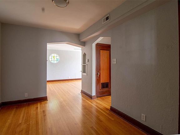 5th image of 4002 Wilmington Ave #4
