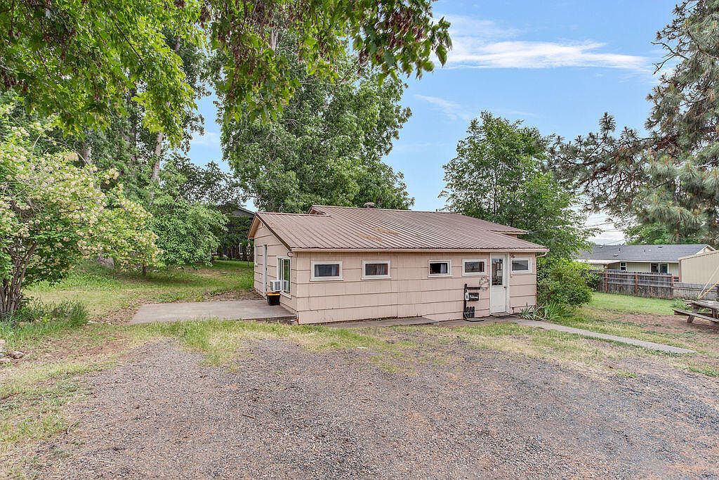 1720 Central Ave, Terrebonne, OR 97760 MLS 220165772 Zillow