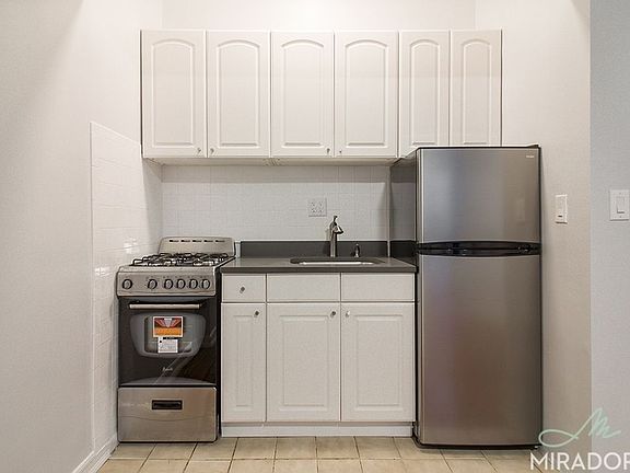 3rd image of 1026 2nd Ave APT 2R