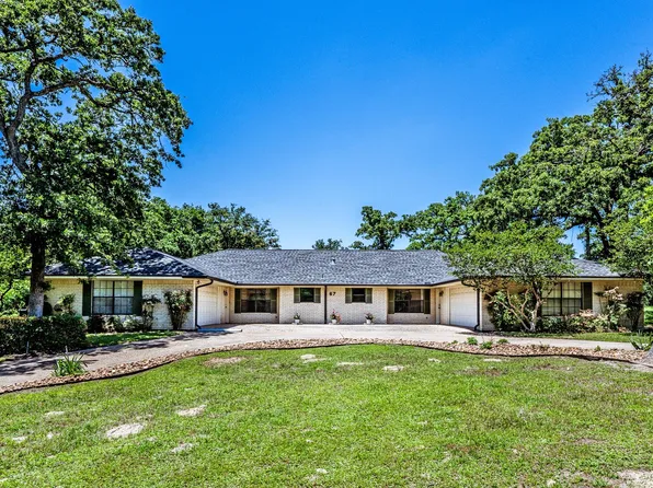 67 Fairway Dr, Hilltop Lakes, TX 77871