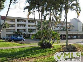***ESTATE SALE***BUILDING #22 IS SITUATED ON THE SOUTH SIDE OF THE COMMUNITY AND THE UNIT IS ON THE 4TH FLOOR.....WHAT A VIEW!! * SITE MAP OF THE COMMUNITY IS ATTACHED TO MLS * 64 UNIT BUILDING *****DEEDED COVERED PARKING #45 CARPORT SPACE AND COVERED #464 GOLF CART SPACE INCLUDED IN THE SALE*****