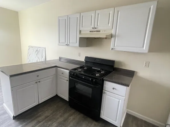 1804 Barnum Ave #8, Bridgeport, CT 06610