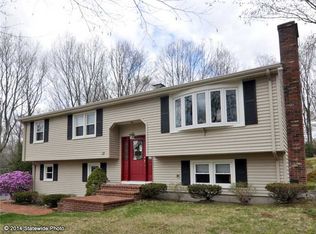 17 High View Dr, Smithfield, RI 02917