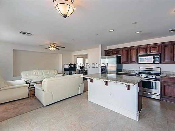 4th image of 4780 Frankfurt Ct
