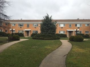 1220 Carol St APT B, Park Ridge, IL 60068