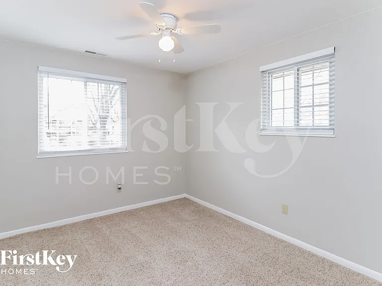 618 Neptune Way — Photo 9
