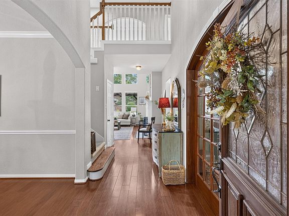 4th image of 30 Murmuring Creek Pl