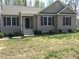 13294 Julien St, Woodford, VA 22580