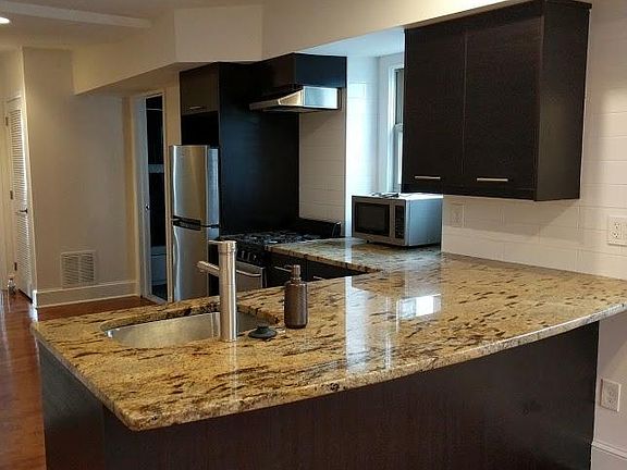 Curved Granite Breakfast Bar - bring your stools!