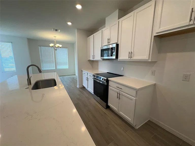 6541 Cyrils Dr — Photo 8