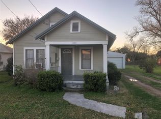 1107 Lyons Ave, Schulenburg, TX 78956