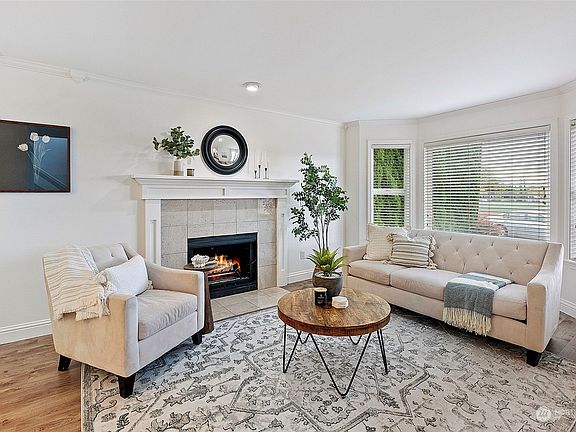 3rd image of 711 N Grant Avenue