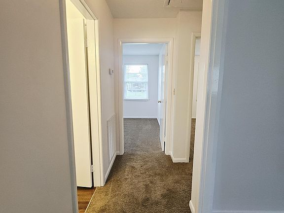 4th image of 210 Westhill Dr APT B