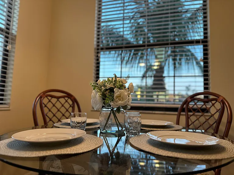 Breakfast nook seating area