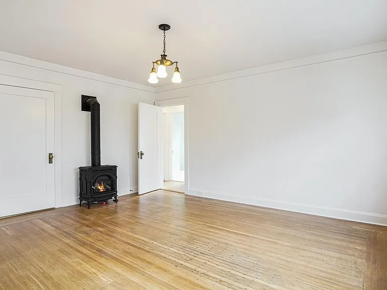425 B St #4 — Photo 6