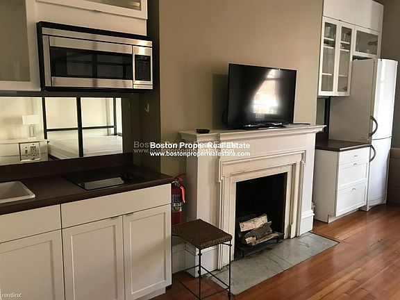 323 Beacon St. #4 Boston - Back Bay Unit Photo 4