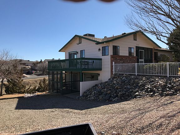 E deck above garage & porch