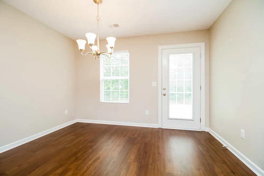4 bed, 2.0 bath, 1412 sqft, $2,830 — Photo 3