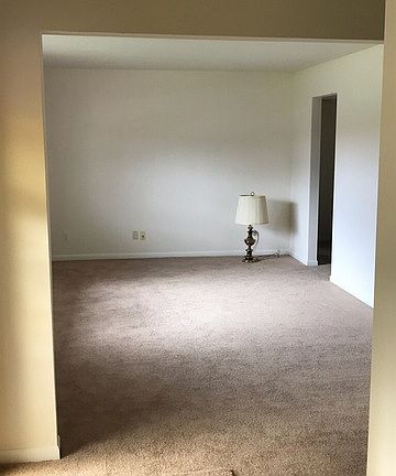 5th image of 4914 W Oakwood Dr APT B
