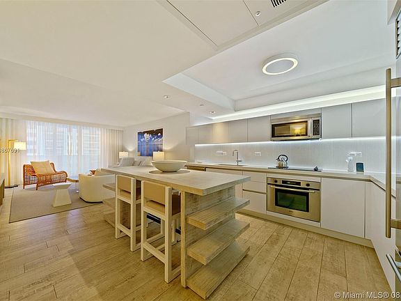 5th image of 102 24th St APT 1216