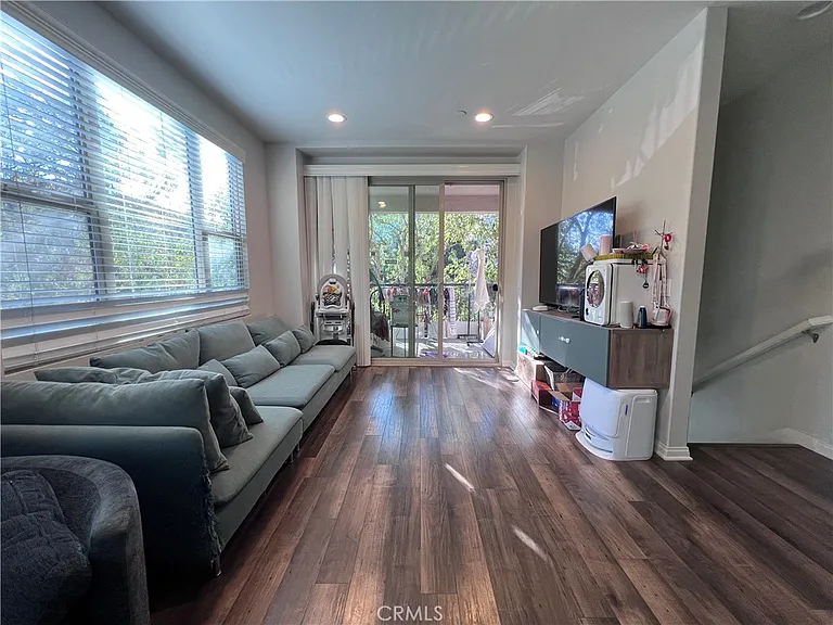 136 Neptune — Photo 6