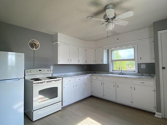 2nd image of 704 W 2nd Ave #2
