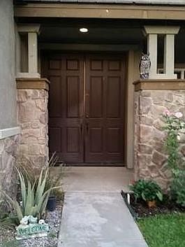 3rd image of 15847 Yosemite St