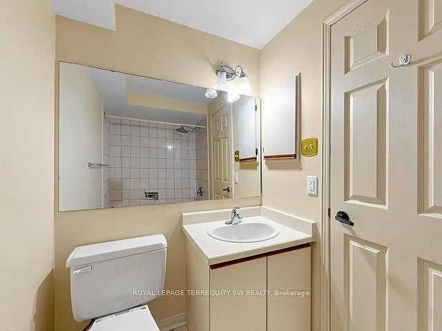 601 Roehampton Ave — Photo 9