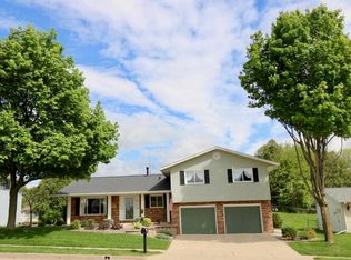 2086 Judson Dr, Dubuque, IA 52001