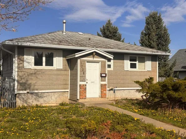 1238 E 8th St N, Lethbridge, AB T1H 1Z4