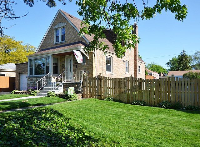1st image of 3646 W 99th St
