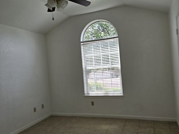 2nd image of 1096 Squire Dr Unit B