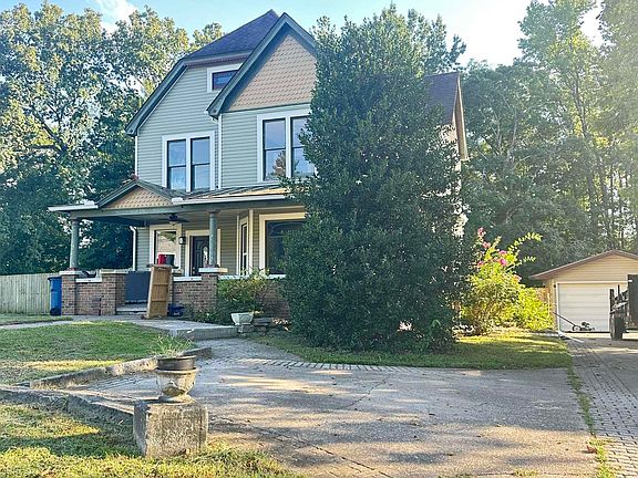 2nd image of 112 Willards Ferry Rd