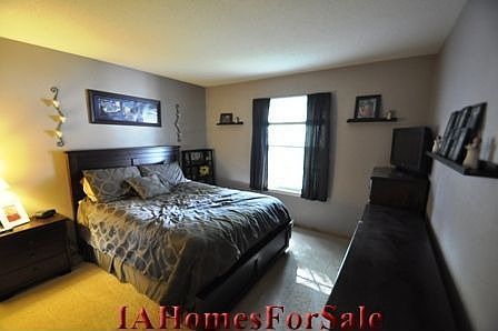 Master Bedroom - New Carpet, Trim, 6 Panel Door, and closet doors