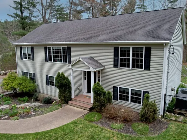 59 Highland Rd, Lakeville, MA 02347