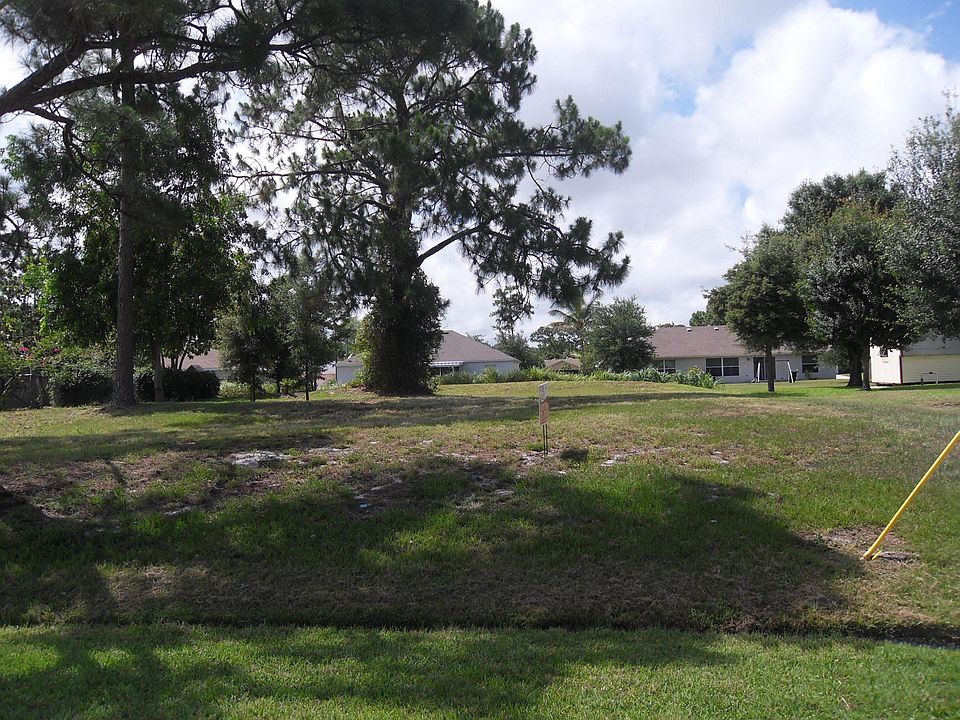 1st image of 725 SE Autumn Ter Terrace