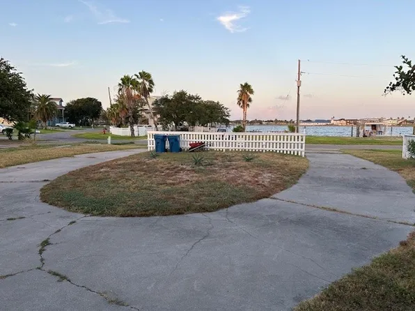 10 Riviera Dr Unit 1, Rockport, TX 78382