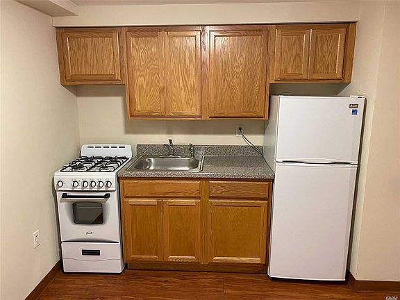 3rd image of 319 E Broadway #G13