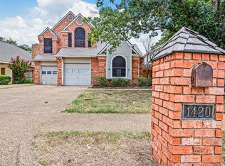 1420 Carver Ln, Irving, TX 75061