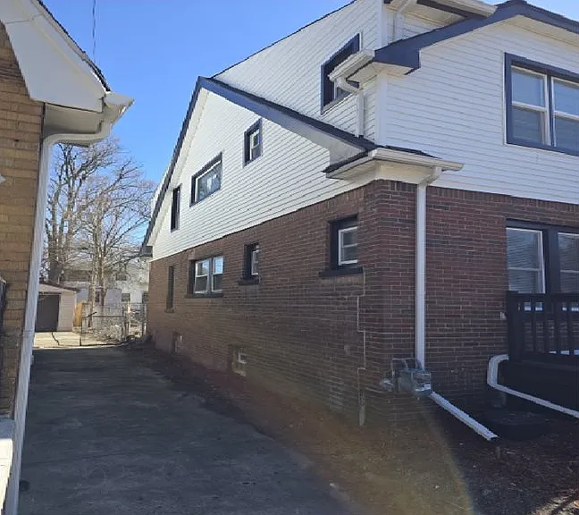 15756 Ohio St — Photo 21